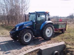 New Holland TD5.85  akcja obornik