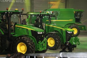 JD 8370R 7290R i W440