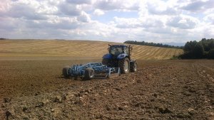 New Holland T7 185 + Farmet Kompaktomat K400