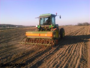 John Deere 3040 + Amazone D7