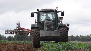 Fendt 818 vario & Kverneland Packomat S