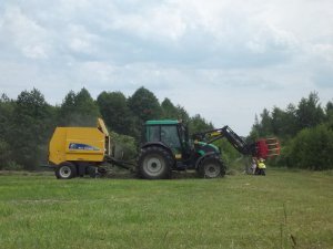 Valtra A83 & New Holland BR6090 CC