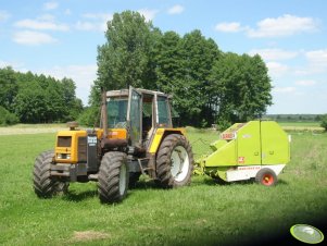 Renatka + Claas rollant 44