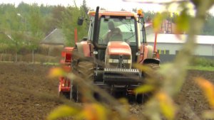 New Holland M135 + KUHN LOGISEME M3000