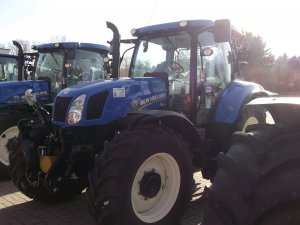 New Holland t6.175