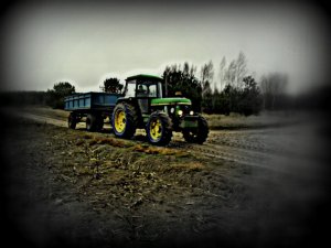 John Deere 3140