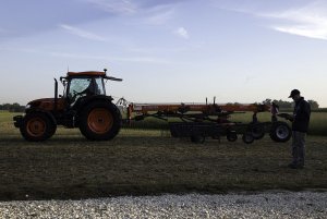 Kubota M9960 i zgrabiarka
