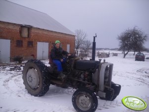 Massey Ferguson 255