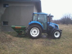 New Holland T4.65 i Amazone zaf 803