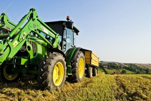 John Deere 5080M + Wielton 6t