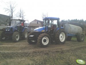 Farmtrac 80 4WD + rozrzutnik  i NH TD80D + beczka