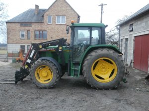 John Deere 6410