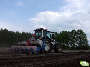 Valtra N142 Versu + Monosem