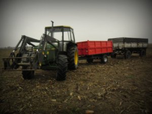 John Deere 2140