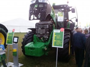 John Deere seria 7R