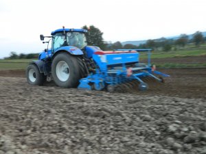 New Holland T7 220 i Lemken Saphir 7