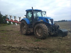 New Holland T7040 + Kverneland ES100