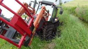 Valtra A82 & Kuhn