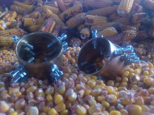 Ręczna łuskarka do kukurydzy