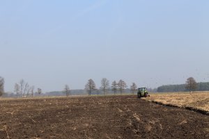 Claas Arion 650 + Kuhn Multi-Master 113 5 korpusów