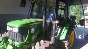 John Deere 5065E