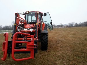 Kubota m8560