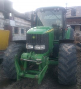 John Deere 6820