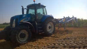 New Holland T8020