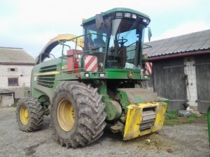 John Deere 7400