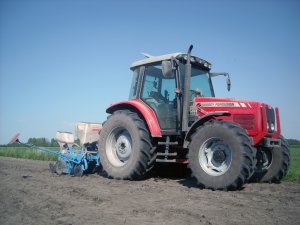 Massey Fergsuon 5435 & Monosem NG 4 plus