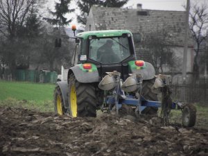 John Deere 6630 + overum