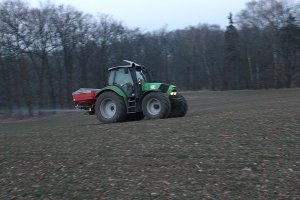 Deutz Fahr m 620 + Rozsiewacz Rauch