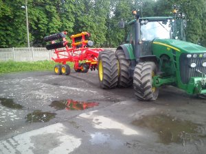 John Deere 8130