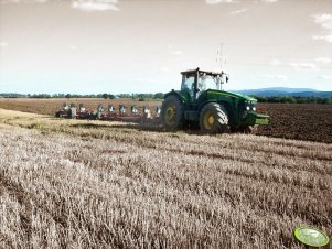 John Deere 8430 + Kverneland PM 100