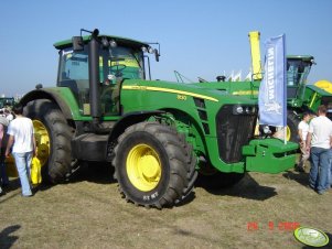 John Deere 8130