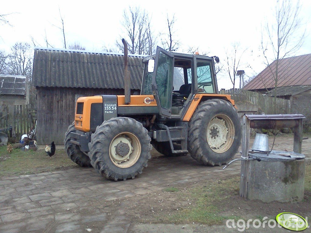 Foto traktor Renault 15554 id326661 Galeria rolnicza