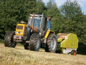 Renault + Claas rollant 44