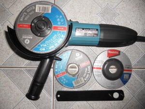 Makita GA4530