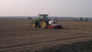 John Deere 7830 + kuhn maxima