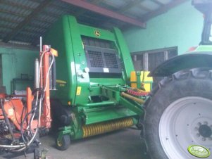 John Deere 854