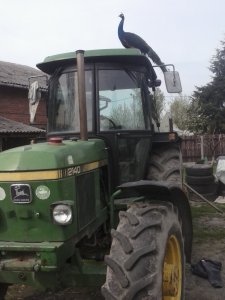 John Deere 2140 & paw