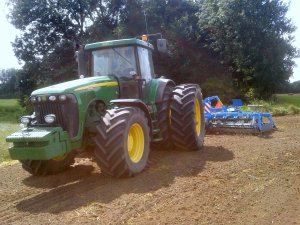 John Deere 8320