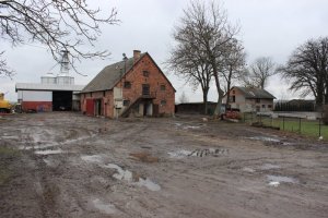 Podwórko przed utwardzeniem....