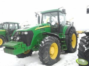 John Deere 7820