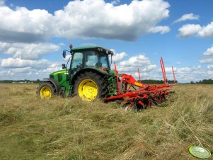 John Deere 5080R + Kuhn