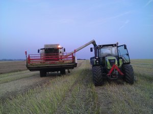 Claas Arion 640 + Claas Tucano 320