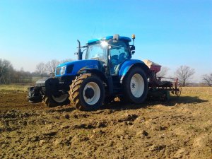 New Holland T6070 elite & Amazone typ30 i accord