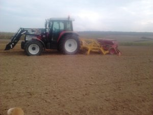 Steyr 9095MT z zestawem uprawowo siewnym..