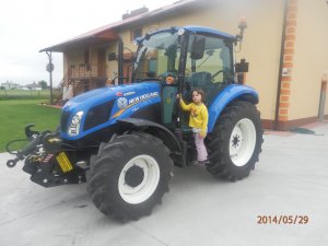 New Holland t4 65