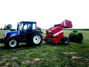 New Holland T4030 Deluxe i Metal-Fach Z-562